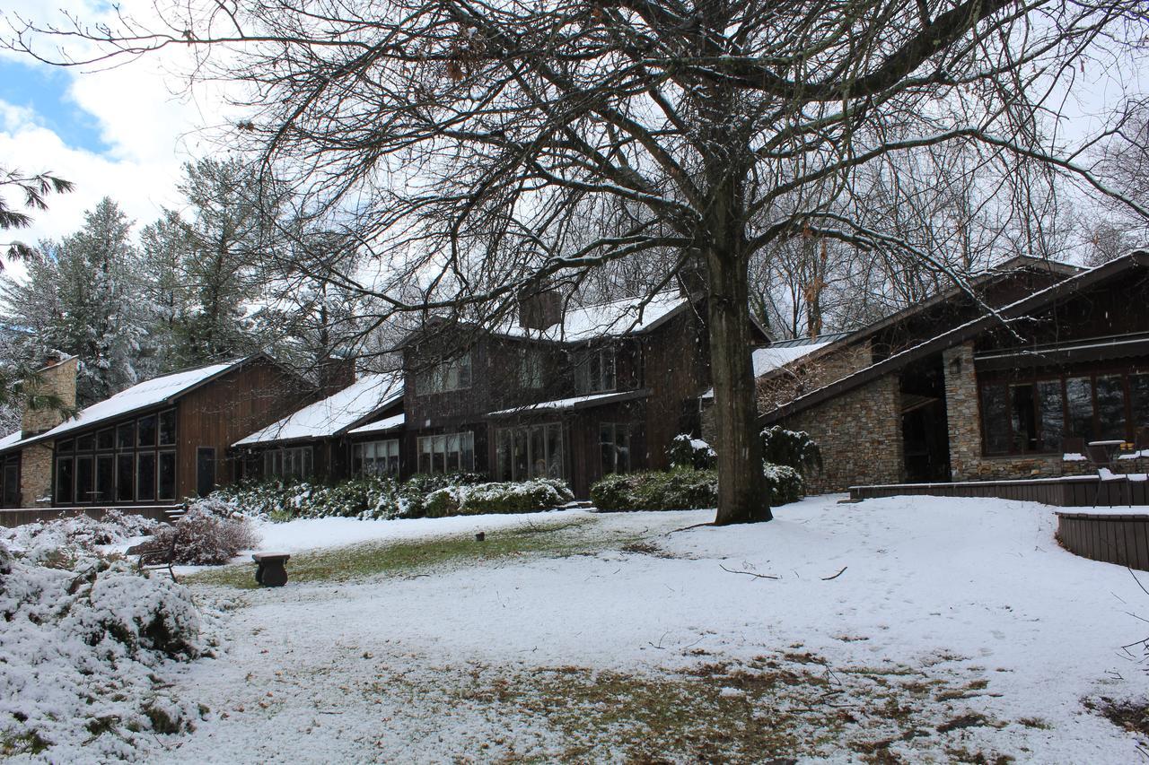 The At White Oak